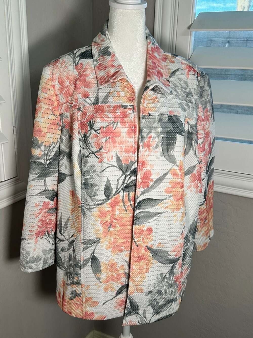 Alfred Dunner Women's Floral Print Textured Jacket Size 18